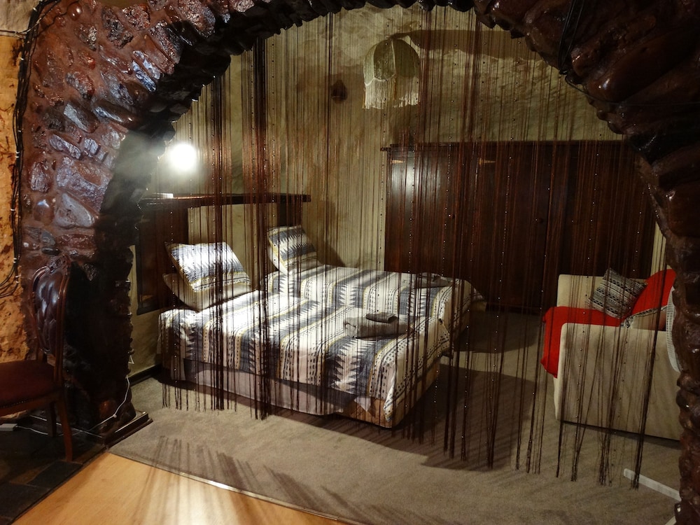 Di’s Dugouts — Coober Pedy — photo 5