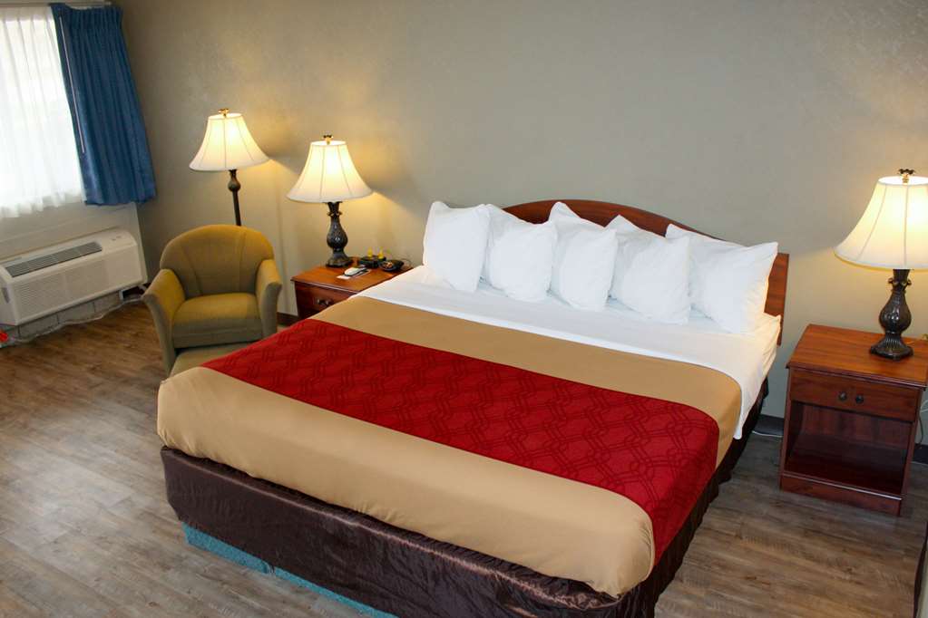 Econo Lodge Salina Scenic Route 89 & I 70 - photo 13