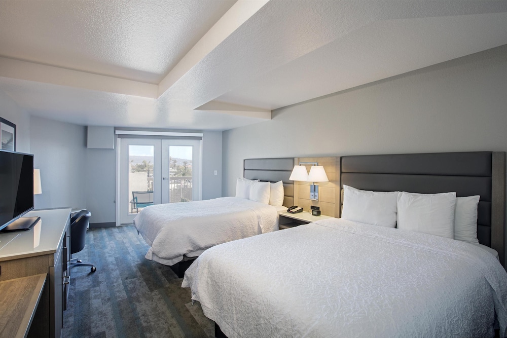 Hampton Inn & Suites Hermosa Beach - photo 24