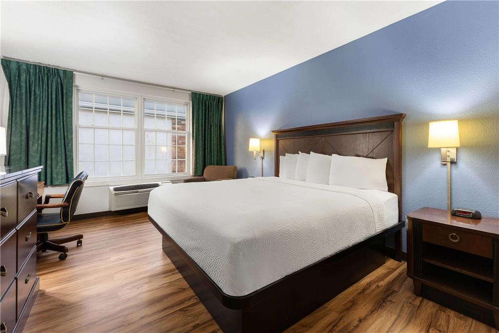Days Inn by Wyndham Madisonville - photo 41