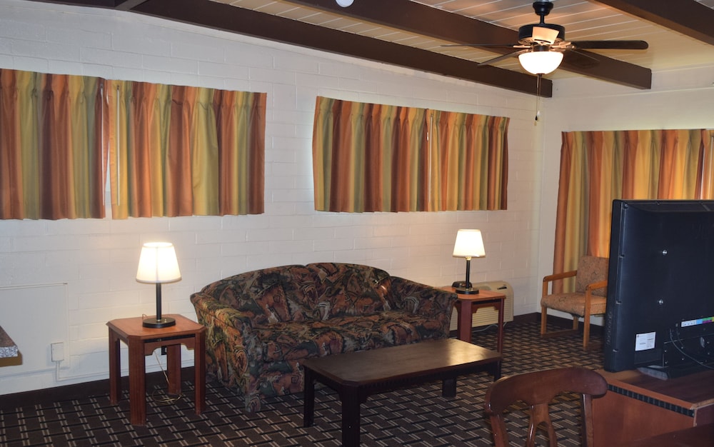 Stanlunds Inn And Suites - photo 21