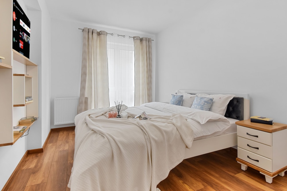 Karina 2BDR Apartment — 4-Star Luxury Hotel in Brasov, Romania