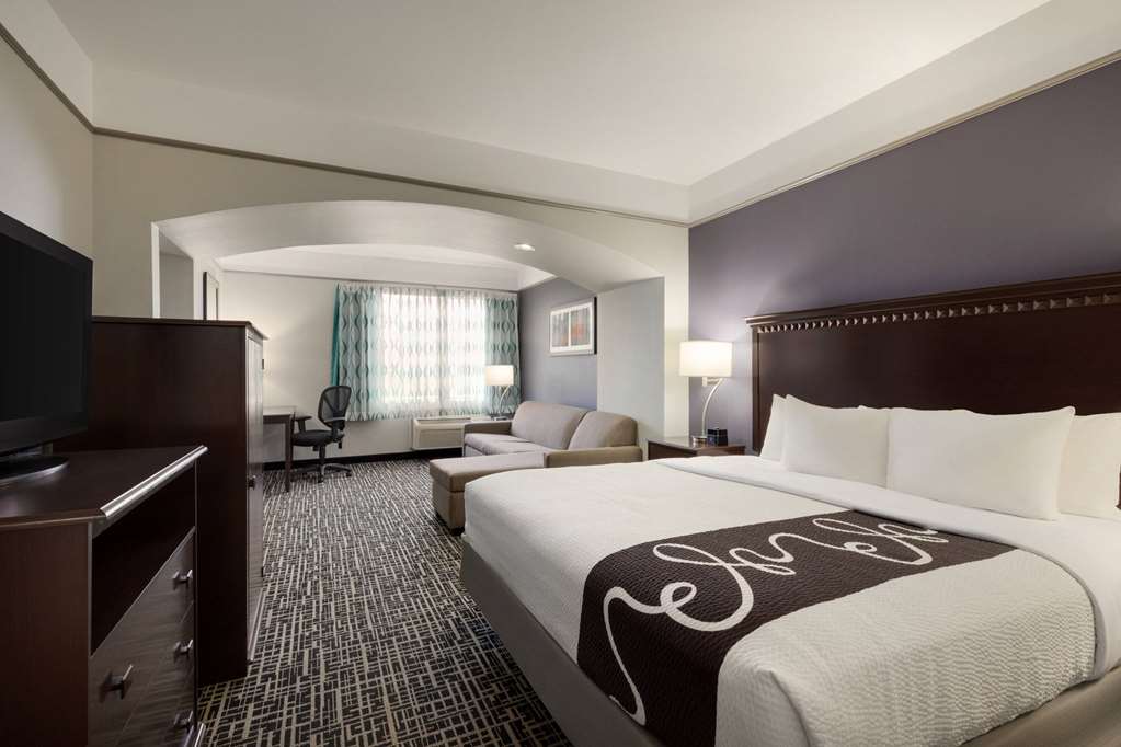 La Quinta Inn & Suites by Wyndham Dumas - photo 18