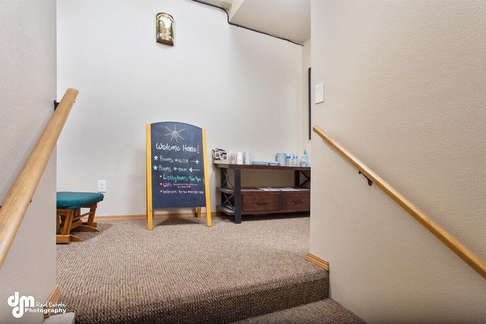 Kenai Airport Hotel - photo 54