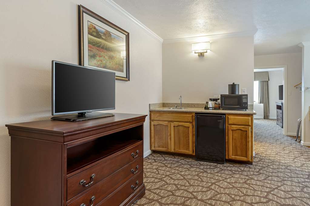 Best Western Salinas Monterey Hotel - photo 16