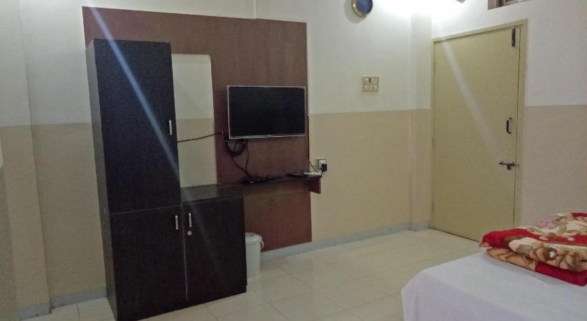 Hotel New Samadhan - last minute hotel in Pune