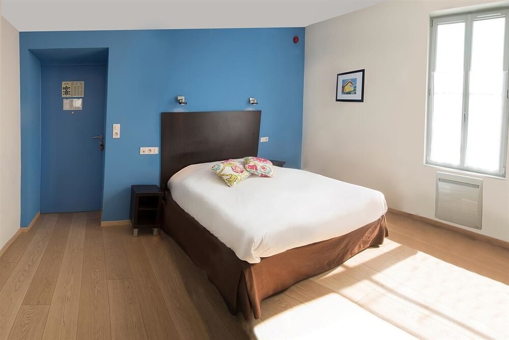 Les Bains Boyardville Hotel Et Restaurant — Saint Pierre D Oleron