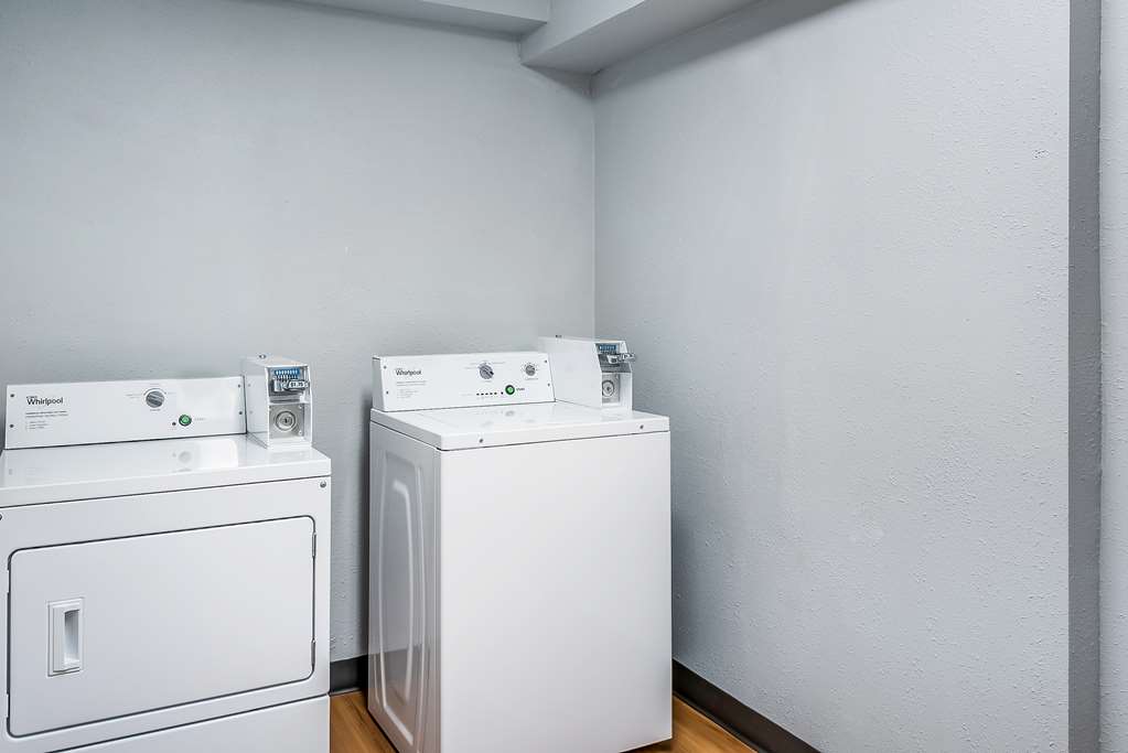 Americas Best Value Inn East Peoria - photo 29