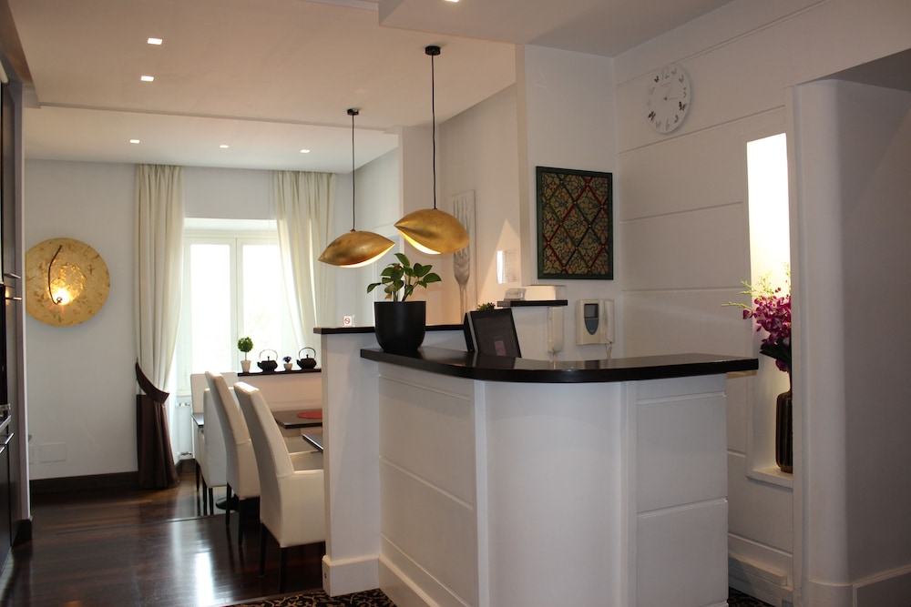 Relais La Maison De Luxe — 4-Star Luxury Hotel in Rome, Italy