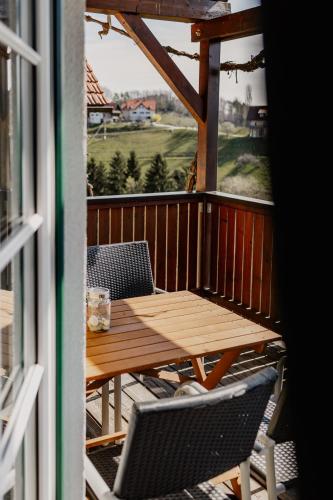 Weingut Sternat vlg. Schmalzpeter - last minute hotel in Arnfels