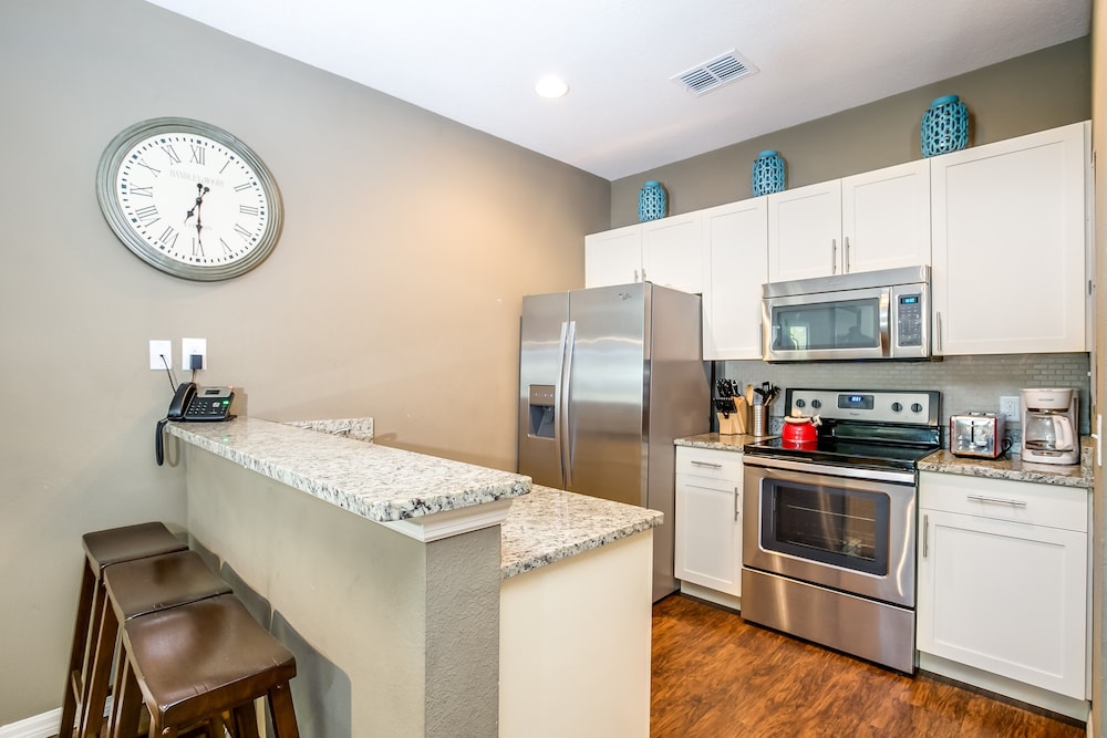 West Lucaya Resort 3 Bedroom Vacation Townhome - photo 10