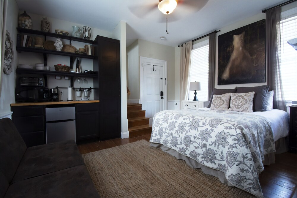 Suites on Coming - photo 24