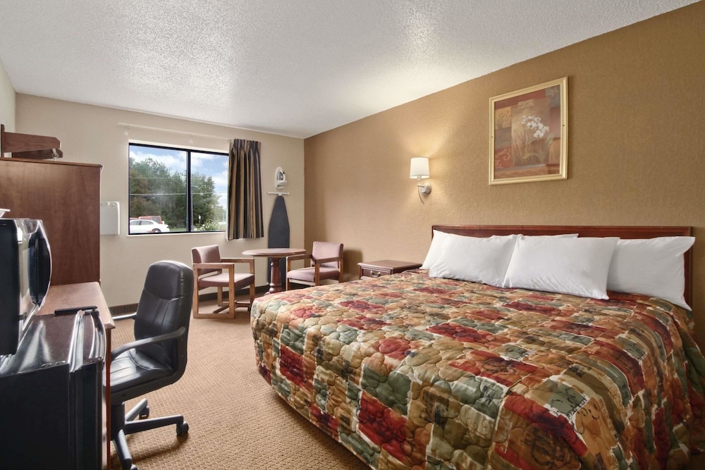 Super 8 by Wyndham Richmond Airport VA - photo 6