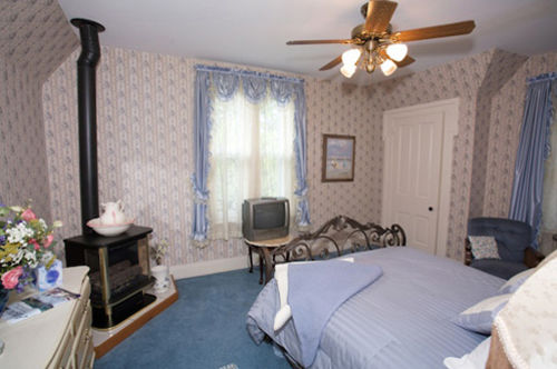 Allegan Country Inn - photo 21