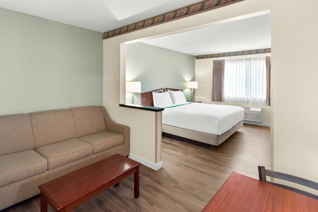 GuestHouse Kelso Longview - photo 13