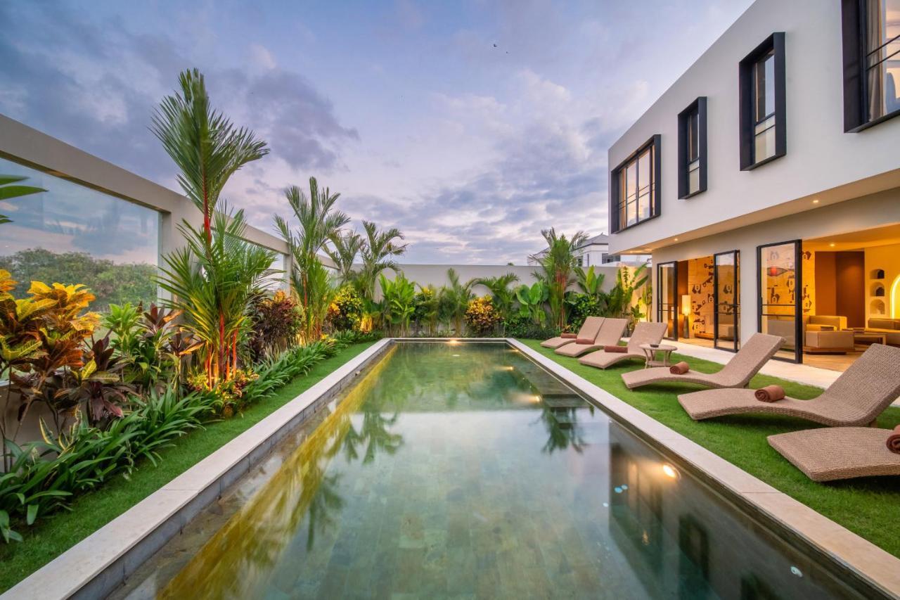 Villa Charleston Umalas — 4-Star Luxury Hotel in Kerobokan, Indonesia