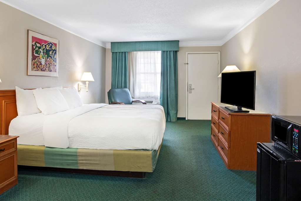 Baymont by Wyndham Fort Stockton - photo 11