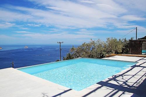 Hillside Villa over Lemonodasos — 4-Star Luxury Hotel in Galatas, Greece