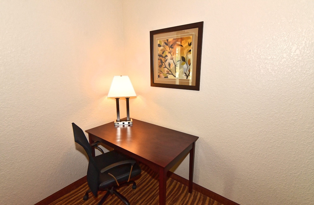 Cobblestone Inn & Suites Clarion - photo 22