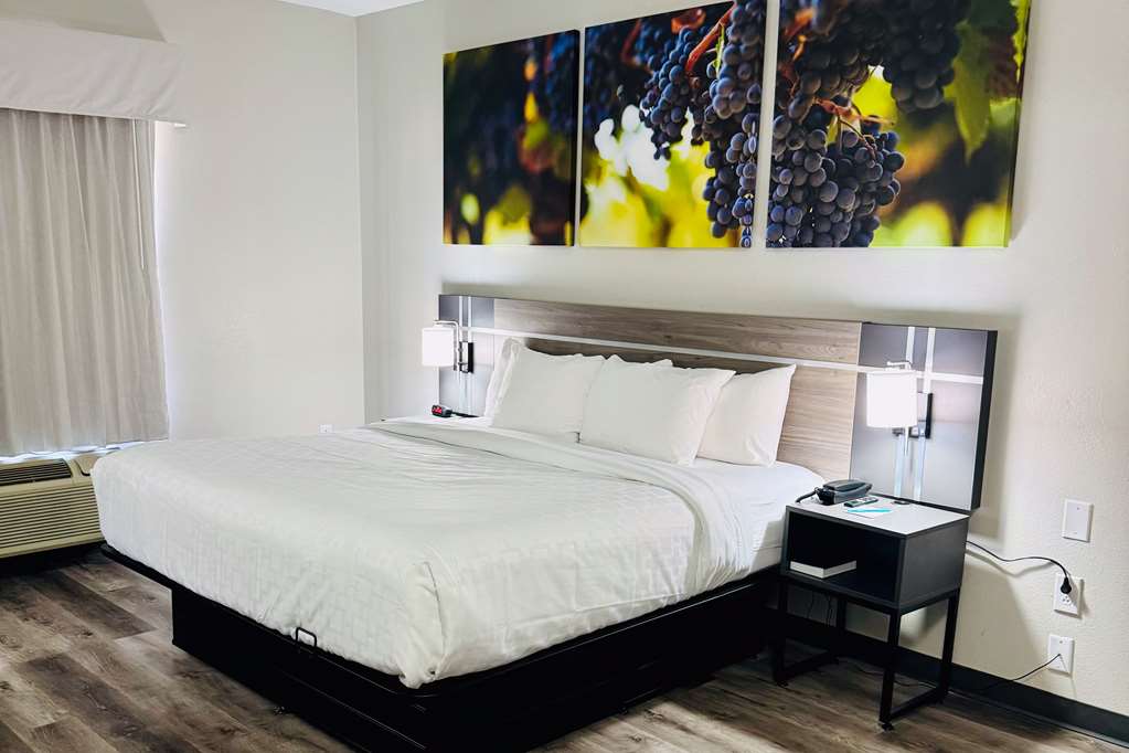 Clarion Pointe Albemarle - photo 20