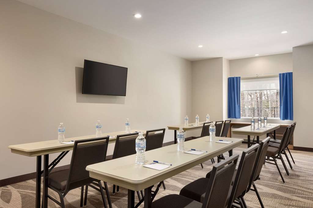 Microtel Inn & Suites by Wyndham Gambrills - photo 20