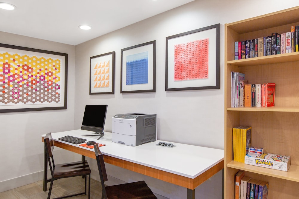 Holiday Inn Express Hotel & Suites Bishop by IHG - photo 35