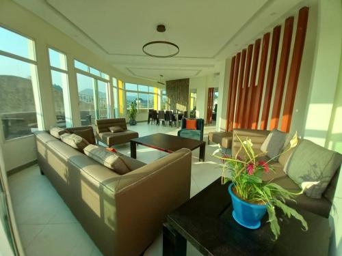 Penthouse au coeur de Yaoundé Quartier Bastos — 4-Star Luxury Hotel in Yaounde, Cameroon