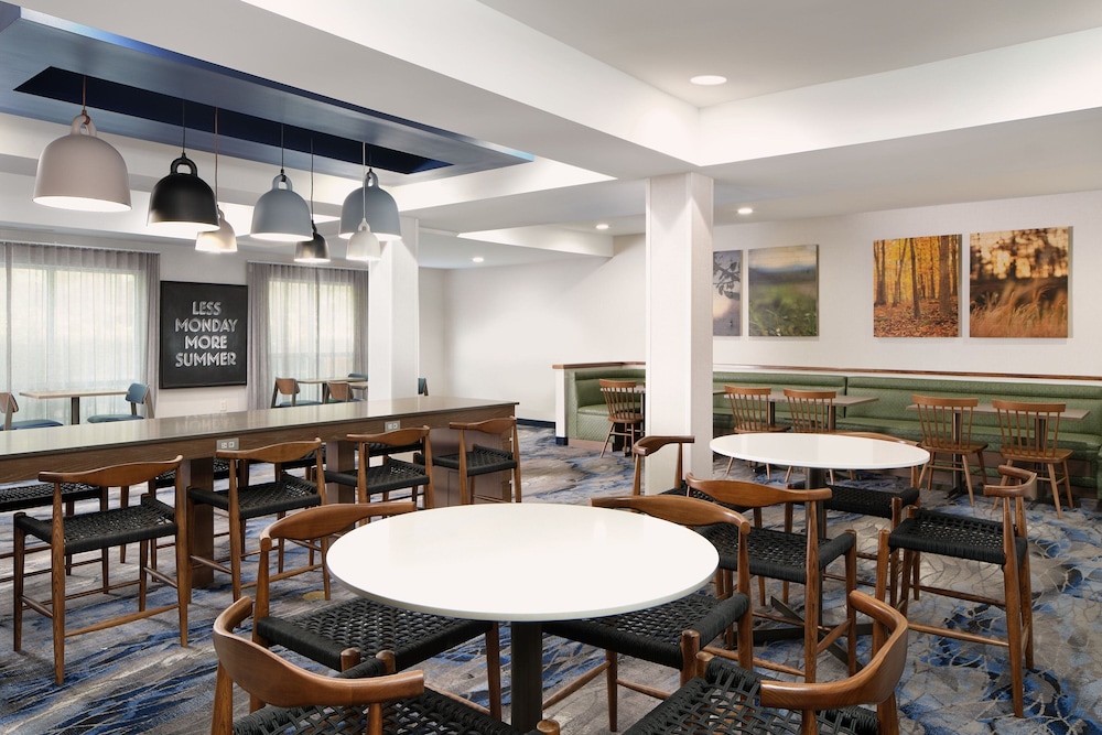 Fairfield Inn and Suites by Marriott Columbia - photo 18