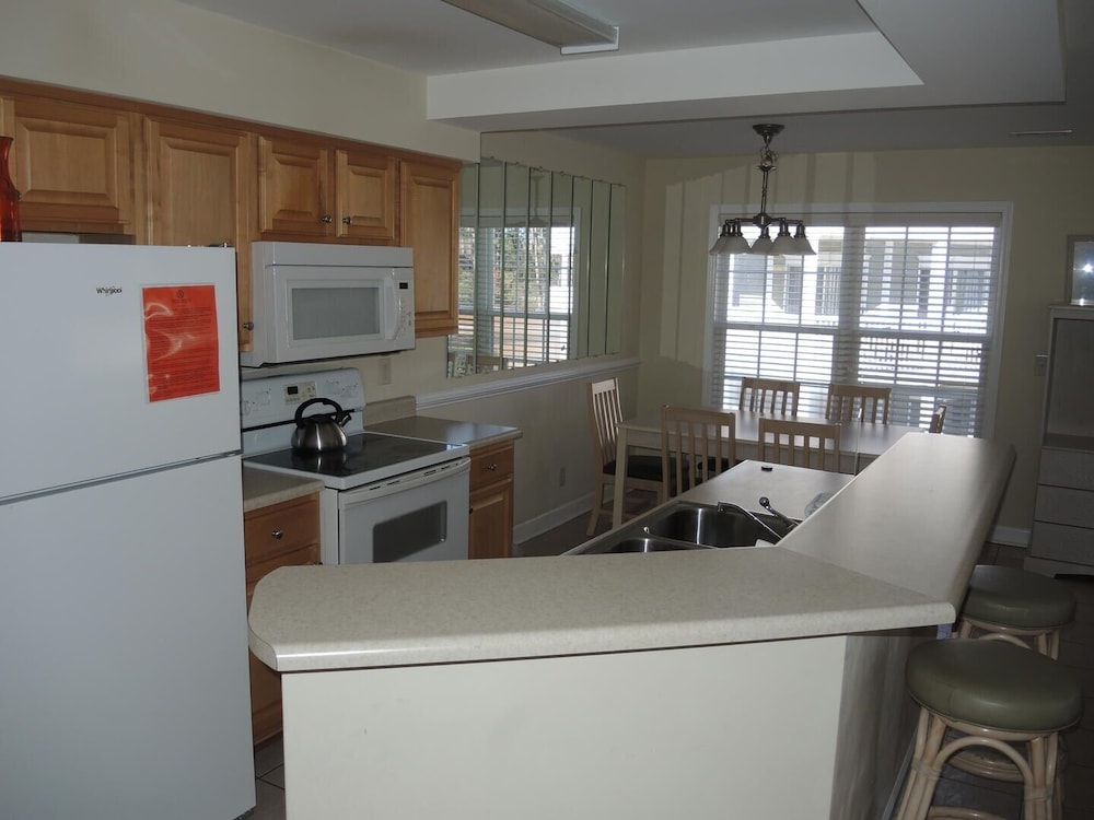 Full Kitchen Condo 2404M Golf Resort Close to Beach in Calabash by RedAwning - photo 6