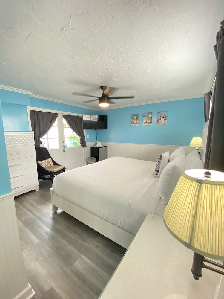 The Palms Hotel - photo 11