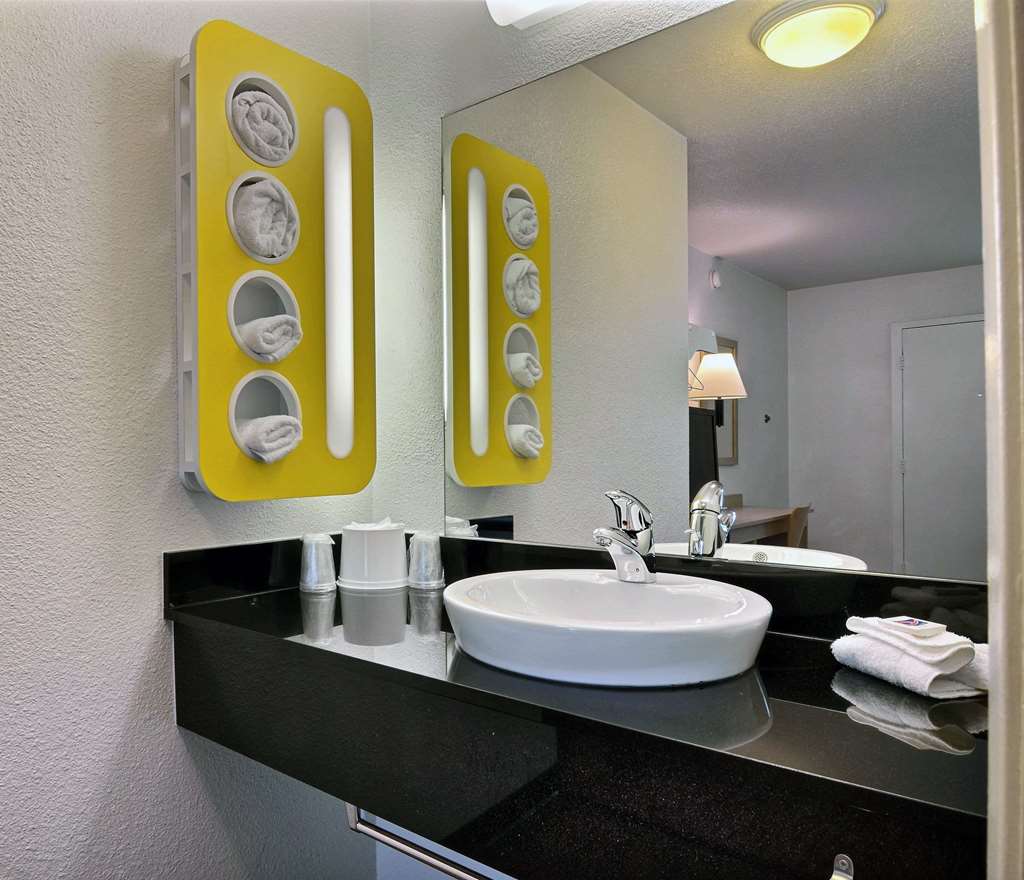 Motel 6 Bismarck ND - photo 19