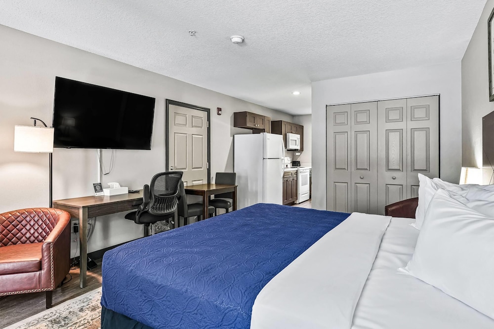 Baymont by Wyndham Ocala Suites - photo 6