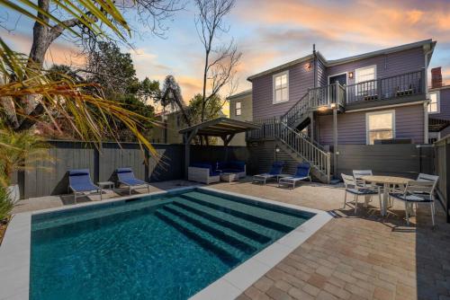 Private HEATED Pool Oasis 4 Bedroom Suite — 4-Star Luxury Hotel in Charleston, United States