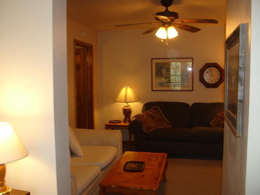 Julian Country Inn - photo 11