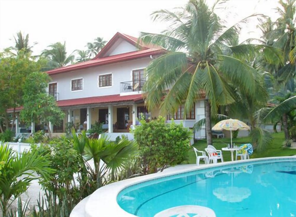 Las Flores Country & Beachside Hotel — Catmon — photo 2