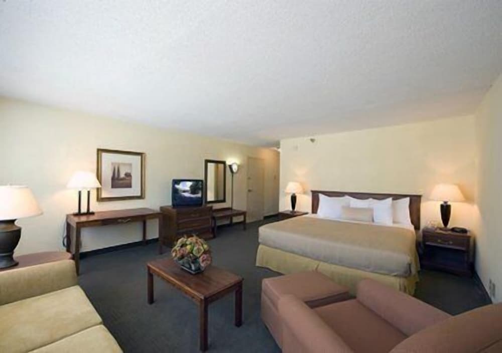 Budgetel Inn & Suites Atlanta - photo 5