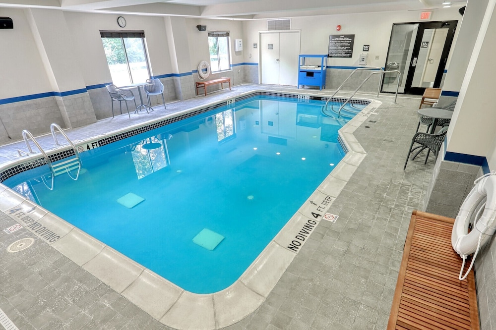 Hampton Inn & Suites Parsippany North - photo 25