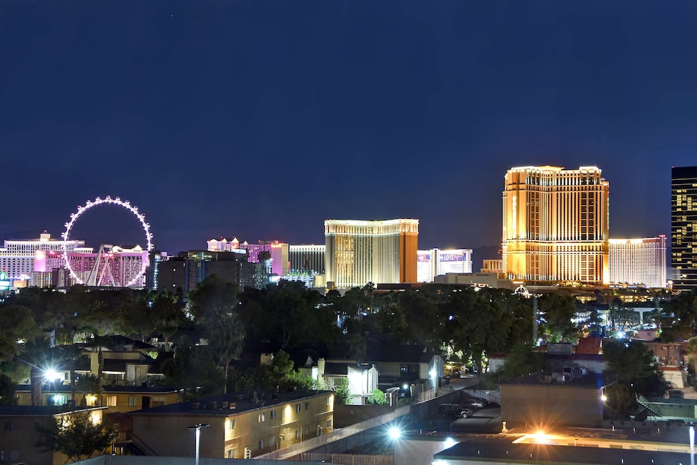 Hampton Inn & Suites Las Vegas Convention Center No Resort Fee - photo 6