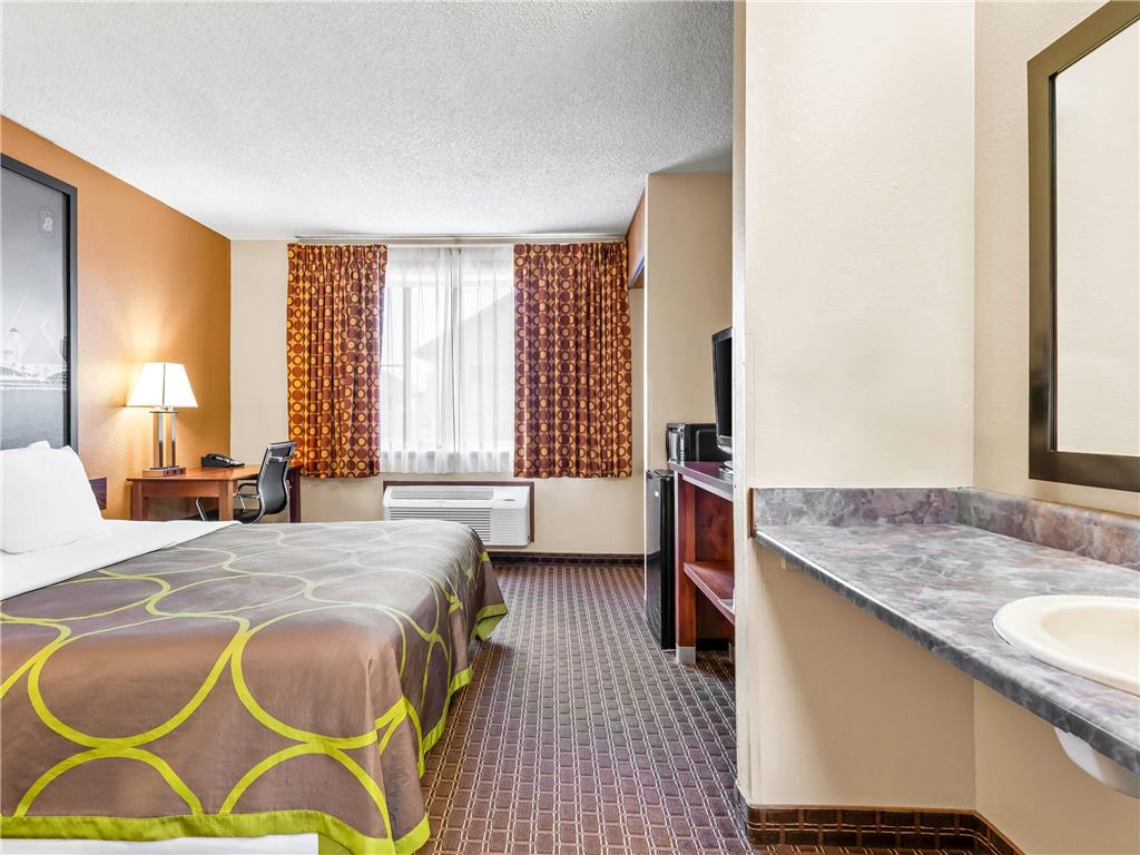 Super 8 by Wyndham Sturtevant Racine - photo 30