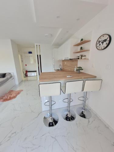 Apartmani Modus Self Check In — 4-Star Luxury Hotel in Virovitica, Croatia