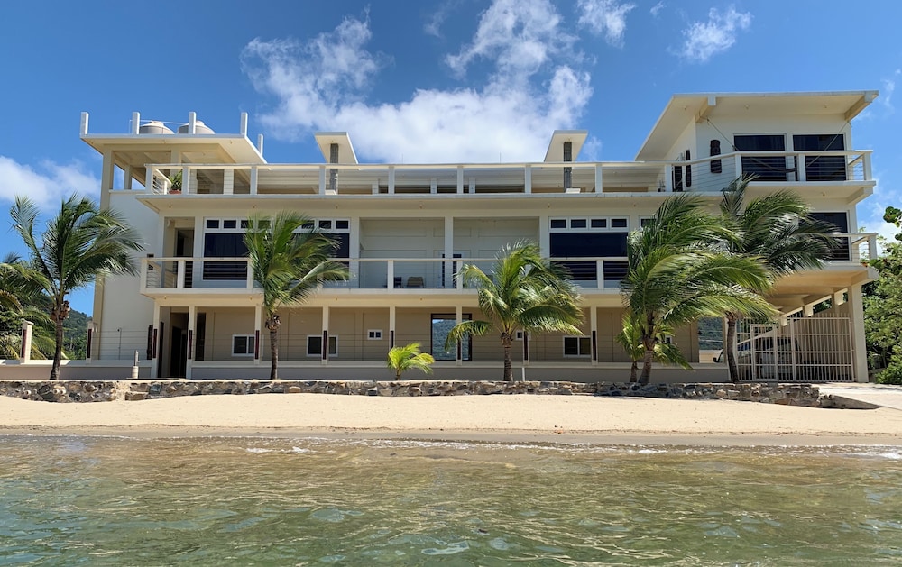 Trujillo Airport Beach Suites — 4-Star Luxury Hotel in Trujillo, Honduras