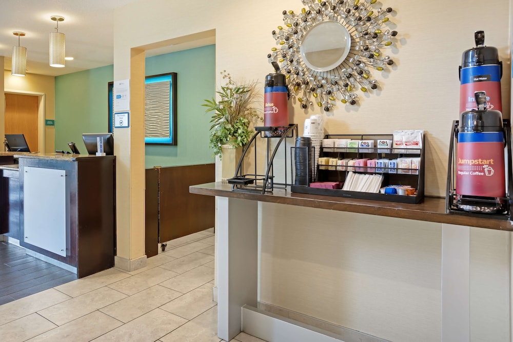 Best Western Plus Lonoke Hotel - photo 34