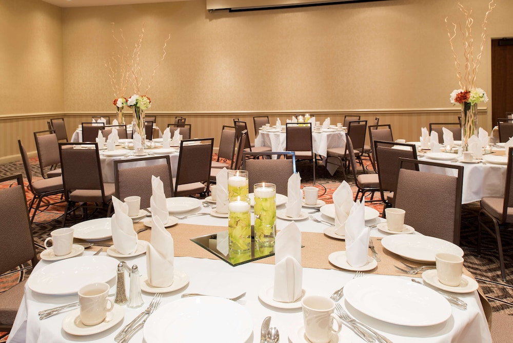 DoubleTree by Hilton Hotel Grand Rapids Airport - photo 62