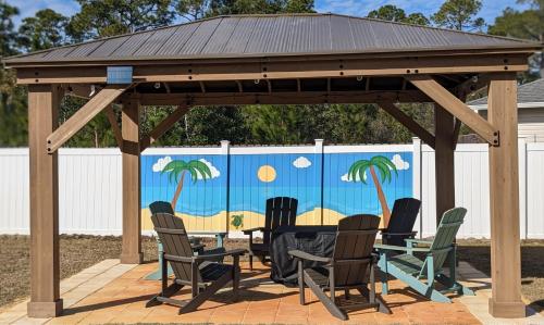 Beachy Bliss the perfect stay in Navarre, United States