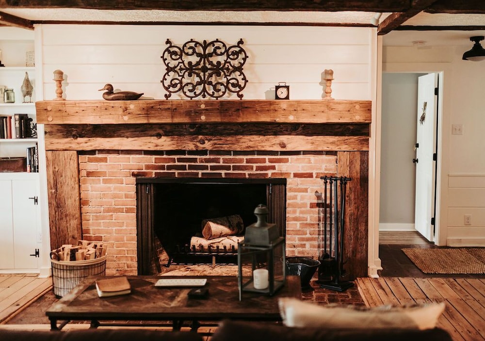 The Bond 1835 — 4-Star Luxury Hotel in Skaneateles, United States