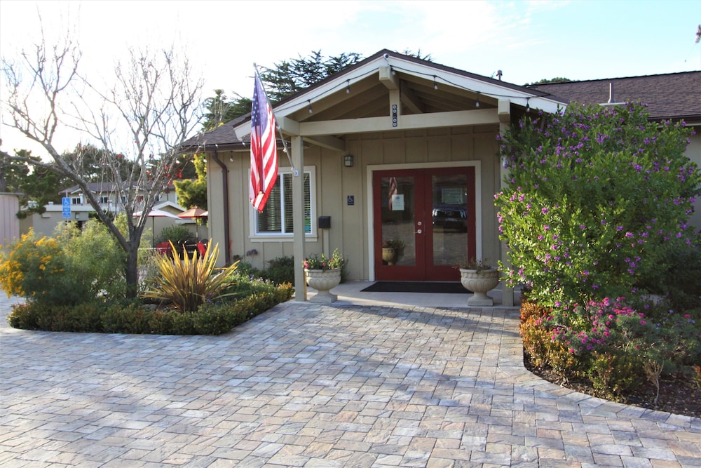 Monterey Peninsula Inn - featured photo