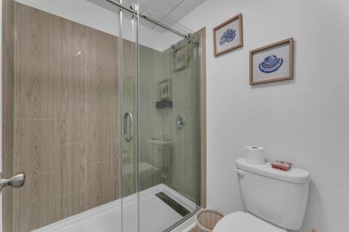 Bright and Private Suite with Everything You Need - photo 8