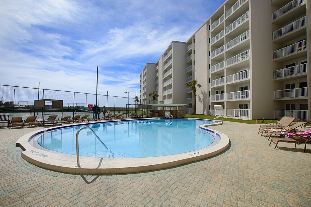 Holiday Surf and Racquet Club - photo 30