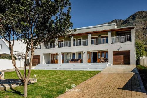 Ark de Triomphe - carbon neutral hotel in Cape Town