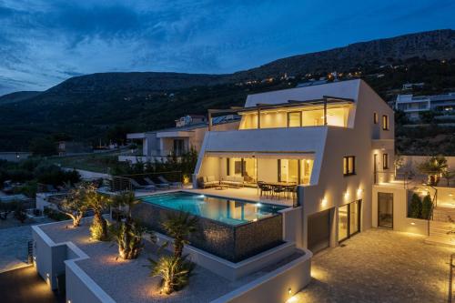 Villa Masha — 4-Star Luxury Hotel in Podstrana, Croatia